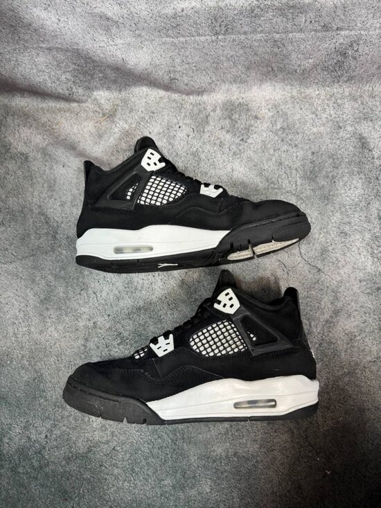 Size 6.5Y | Jordan 4 White Thunder No Box | Pre-Owned main image 5